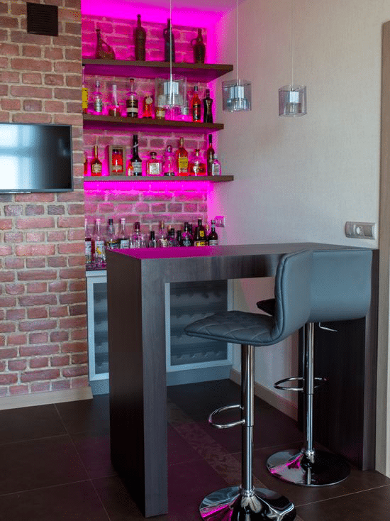 Pub-Like Home Bar